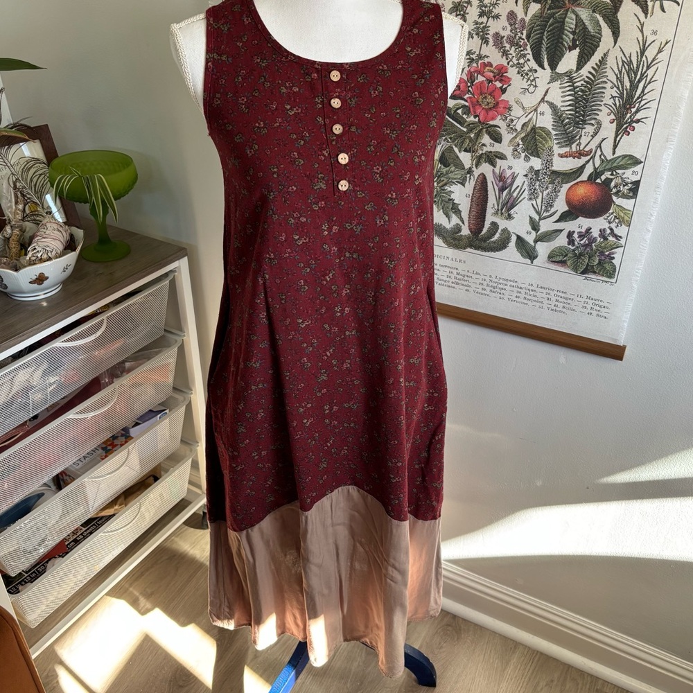 Floral Burgundy and Tan Floral Sleeveless Dress Small